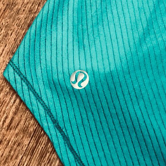 Lululemon Wild Tank Blue Tropics / Stripe Navy Tranquil Blue Tank Top Size 2 - Picture 10 of 11